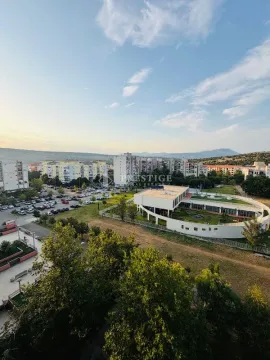 Izdavanje, jednosoban stan, 47m², Blok 6, Podgorica - image 12