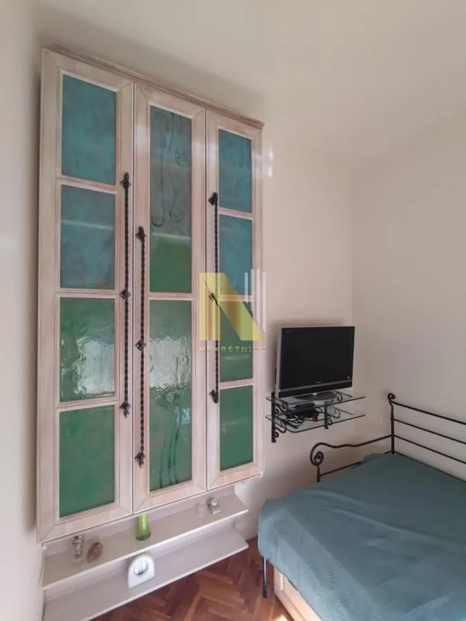 Izdavanje, trosoban stan, 55m², Centar, Novi Sad