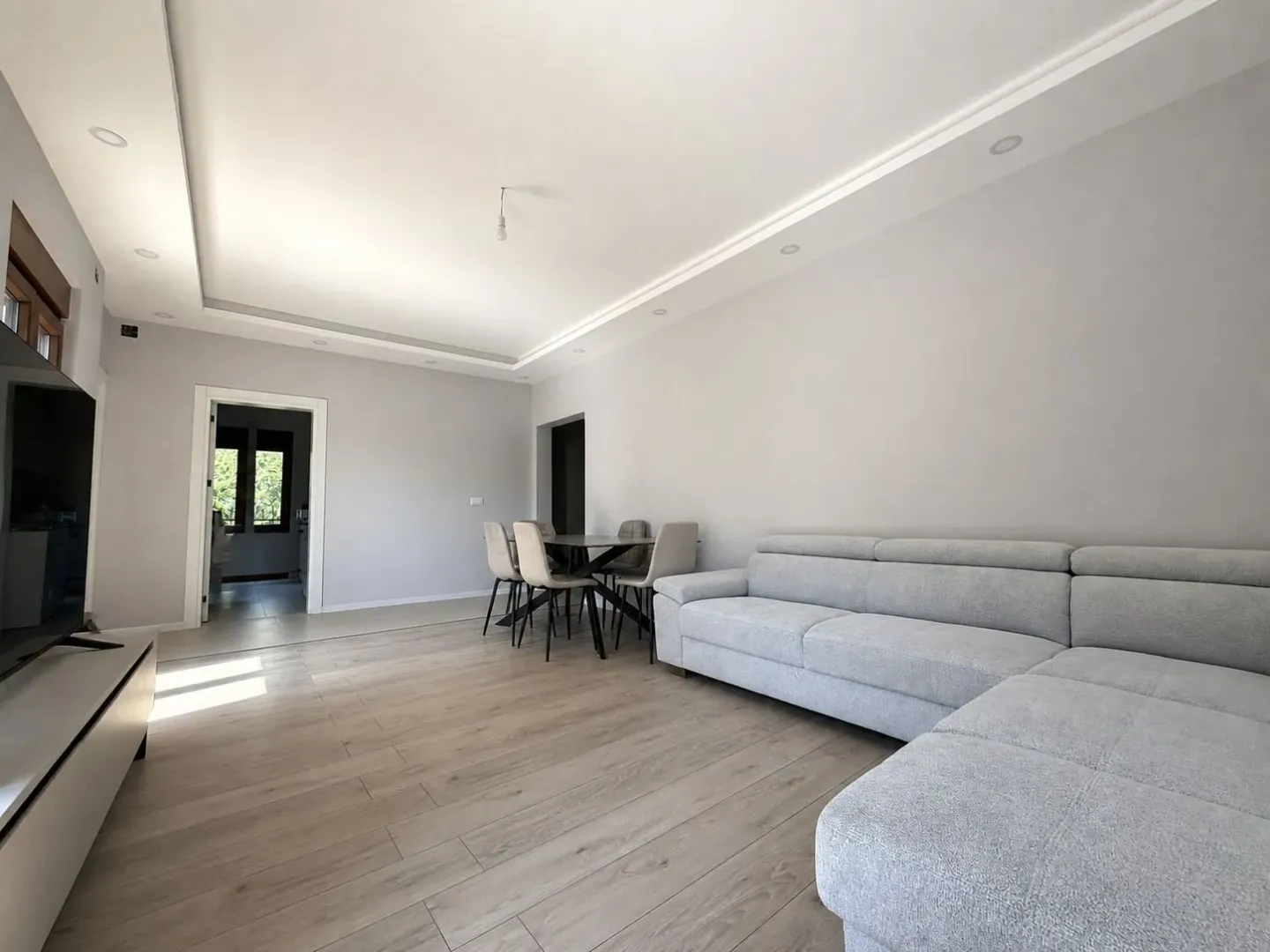 Sale, two bedroom apartment, 104m², Bečići, Budva