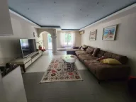 Izdavanje, četvorosoban stan, 220m², Gorica C, Podgorica - image 7