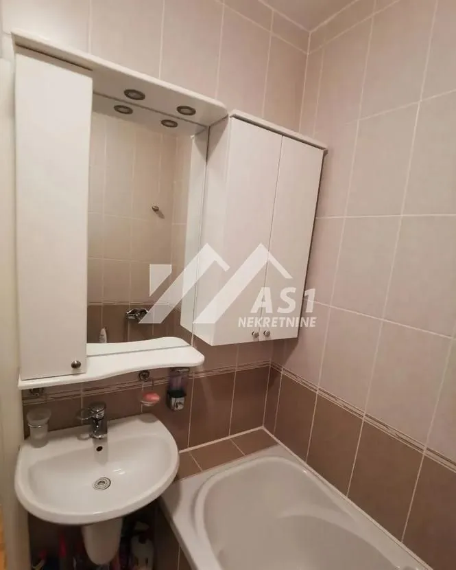 Izdavanje, dvosoban stan, 65m², Bulevar Oslobodjenja, Novi Sad Sve Podlokacije