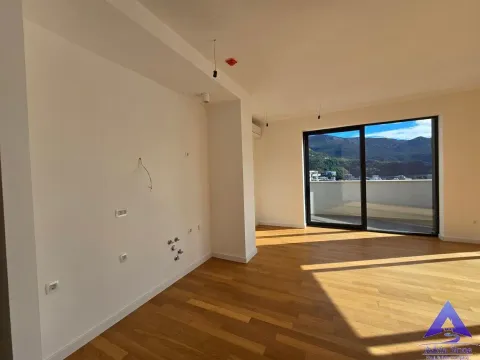 Sale, one bedroom apartment, 67m², Bečići, Budva - image 5