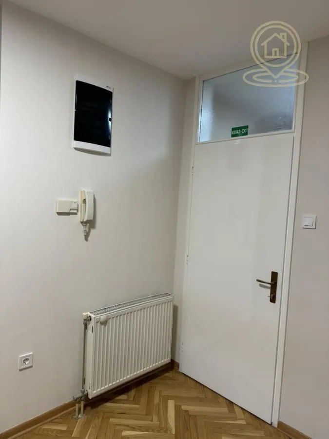 Izdavanje, četvorosoban stan, 100m², Medijana, Niš