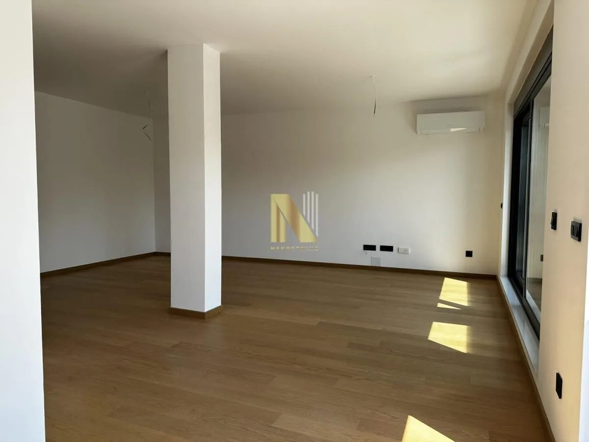 Prodaja, četvorosoban stan, 133m², Grbavica, Novi Sad Sve Podlokacije