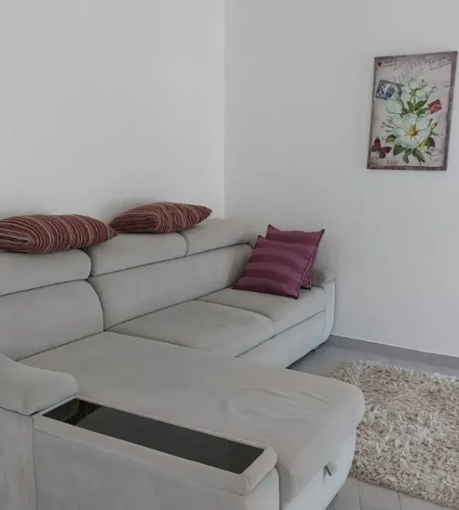 Izdavanje, jednosoban stan, 55m², Đenovići, Herceg Novi
