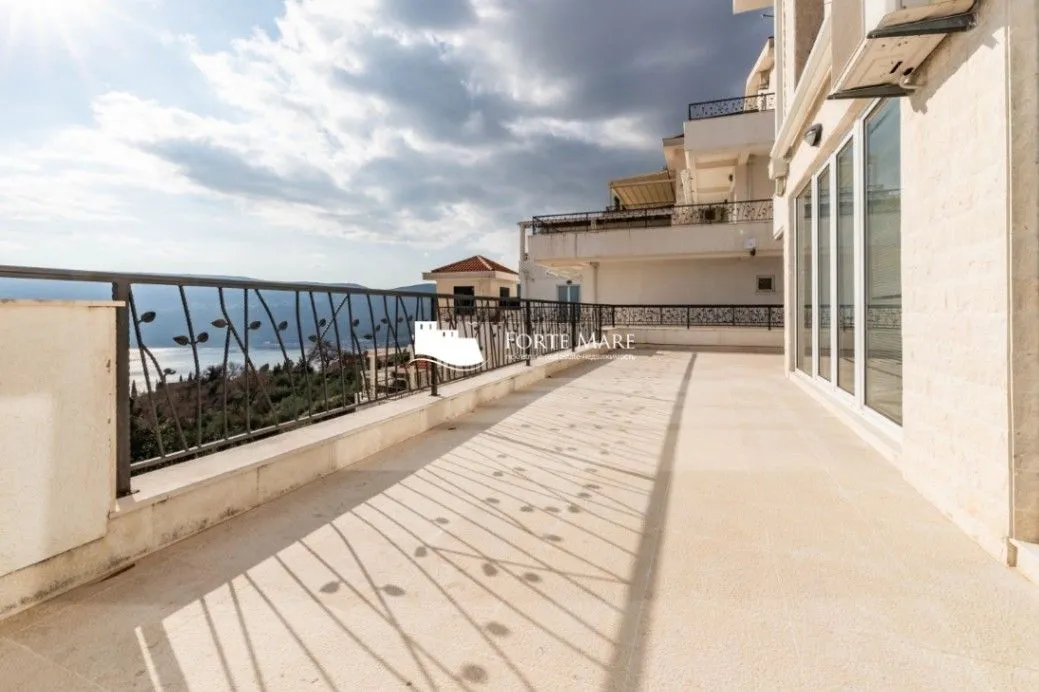 Prodaja, trosoban stan, 101m², Topla, Herceg Novi