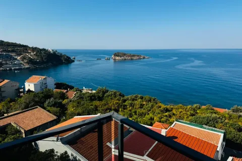 Pogled na more i ostrvo sa terase. - image 10