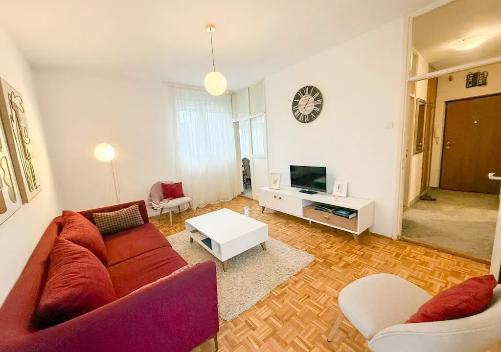 Izdavanje, jednosoban stan, 56m², Momišići, Podgorica