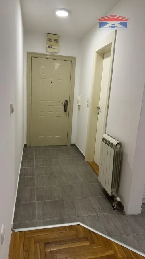 Izdavanje, garsonjera, 25m², Grbavica, Novi Sad Sve Podlokacije