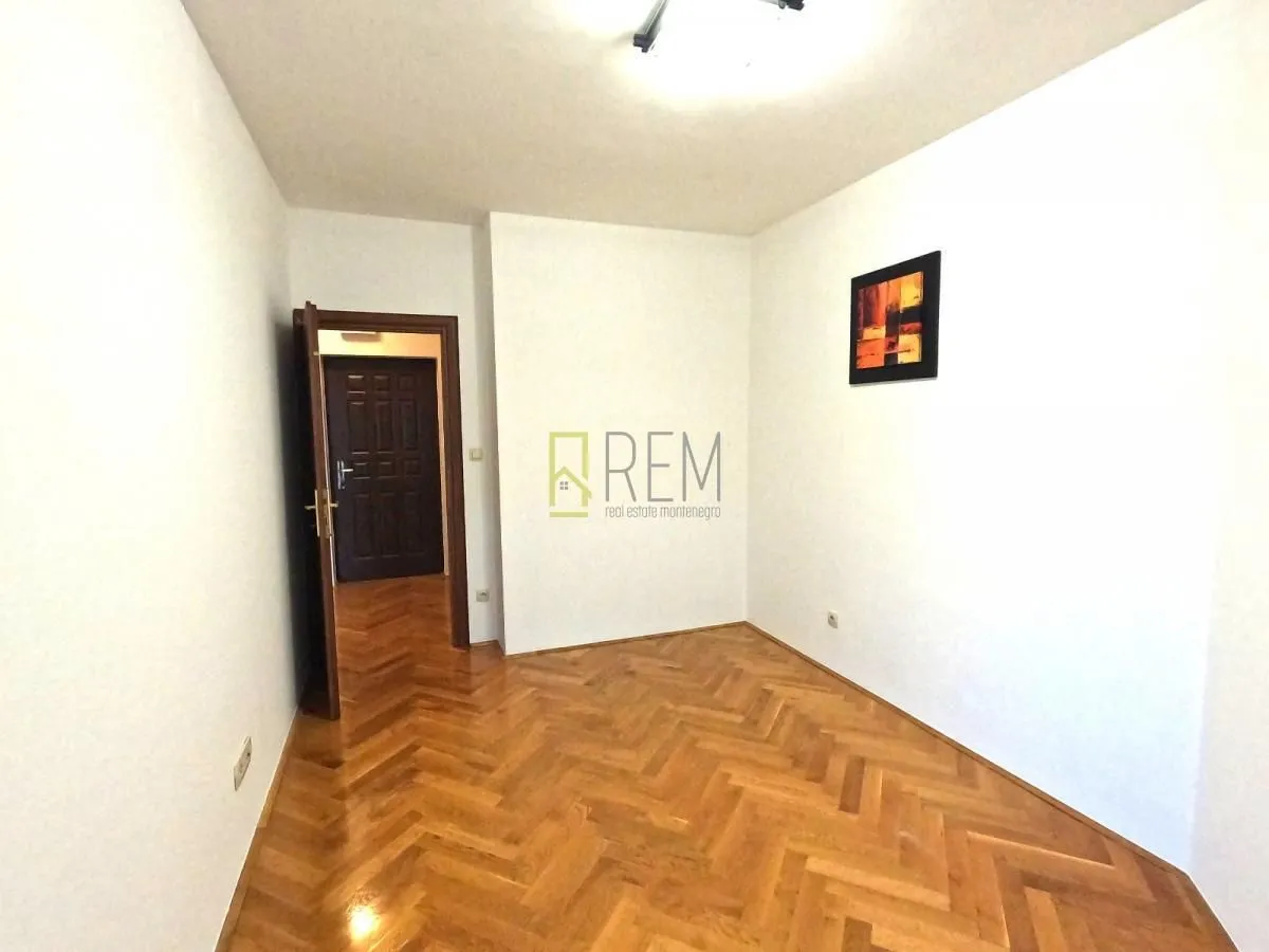 Prodaja, dvosoban stan, 65m², Blok 9, Podgorica