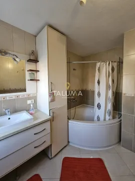Rent, house, 216m², Dalmatinska ulica, Podgorica - image 19