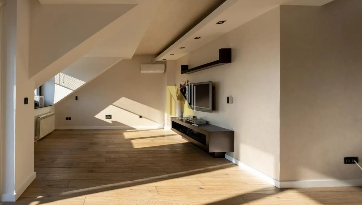 Prodaja, stan, 206m², Centar, Novi Sad