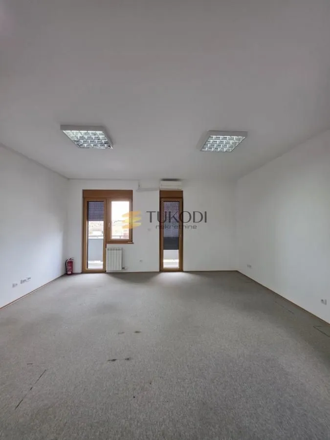 Prodaja, stan, 352m², Centar, Novi Sad