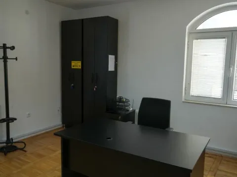 Rent, office space, 160m², Centar, Podgorica - image 9