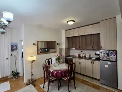 Rent, two bedroom apartment, 50m², Voždovac Sve Podlokacije, Beograd - image 1