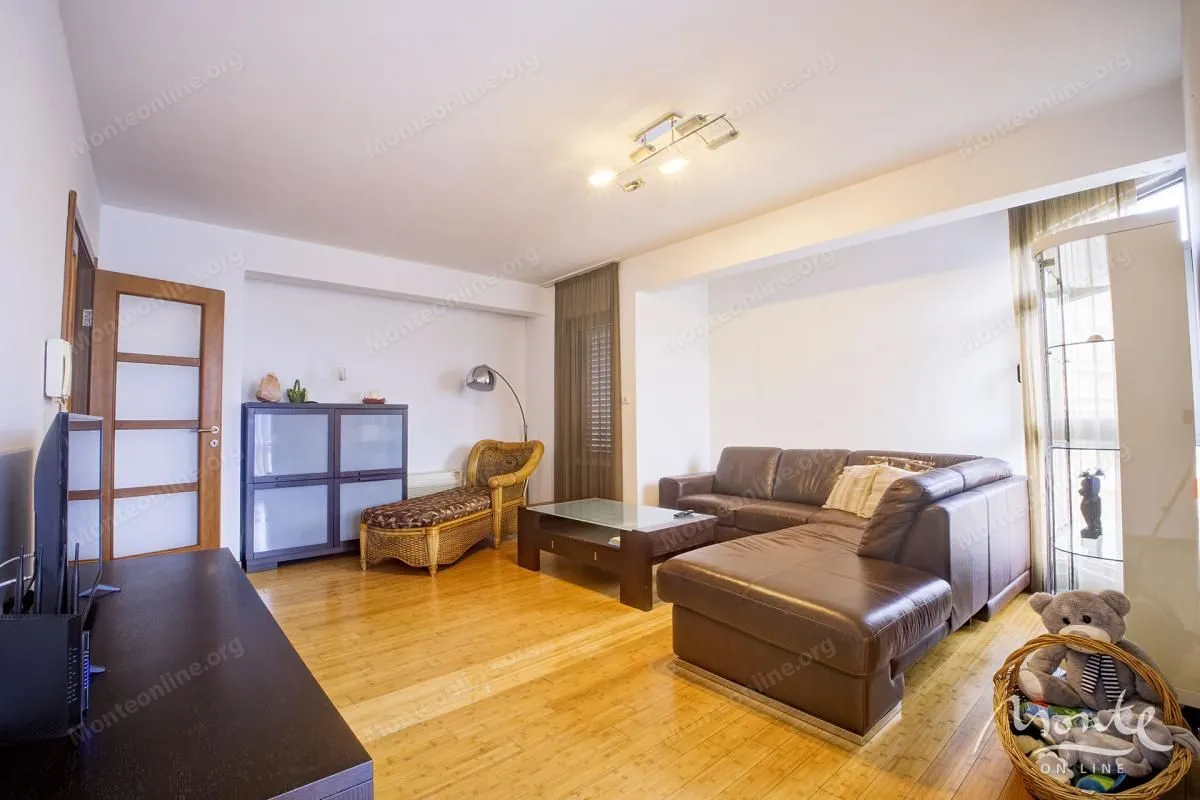 Sale, two bedroom apartment, 80m², Maine, Budva
