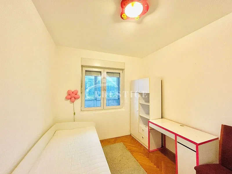 Izdavanje, dvosoban stan, 65m², Blok 9, Podgorica