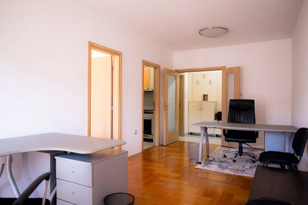 Rent, office space, 52m², Preko Morače, Podgorica