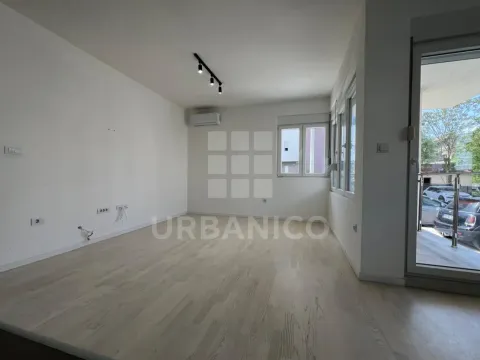 Izdavanje, dvosoban stan, 60m², 1 maj, Podgorica - image 2