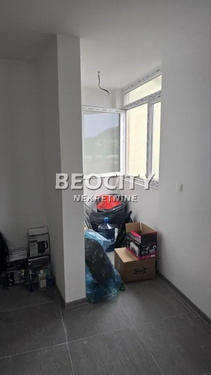 Prodaja, dvosoban stan, 39m², Kneževac, Beograd
