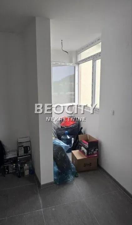 Prodaja, dvosoban stan, 39m², Kneževac, Beograd