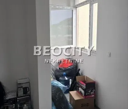 Prodaja, dvosoban stan, 39m², Kneževac, Beograd