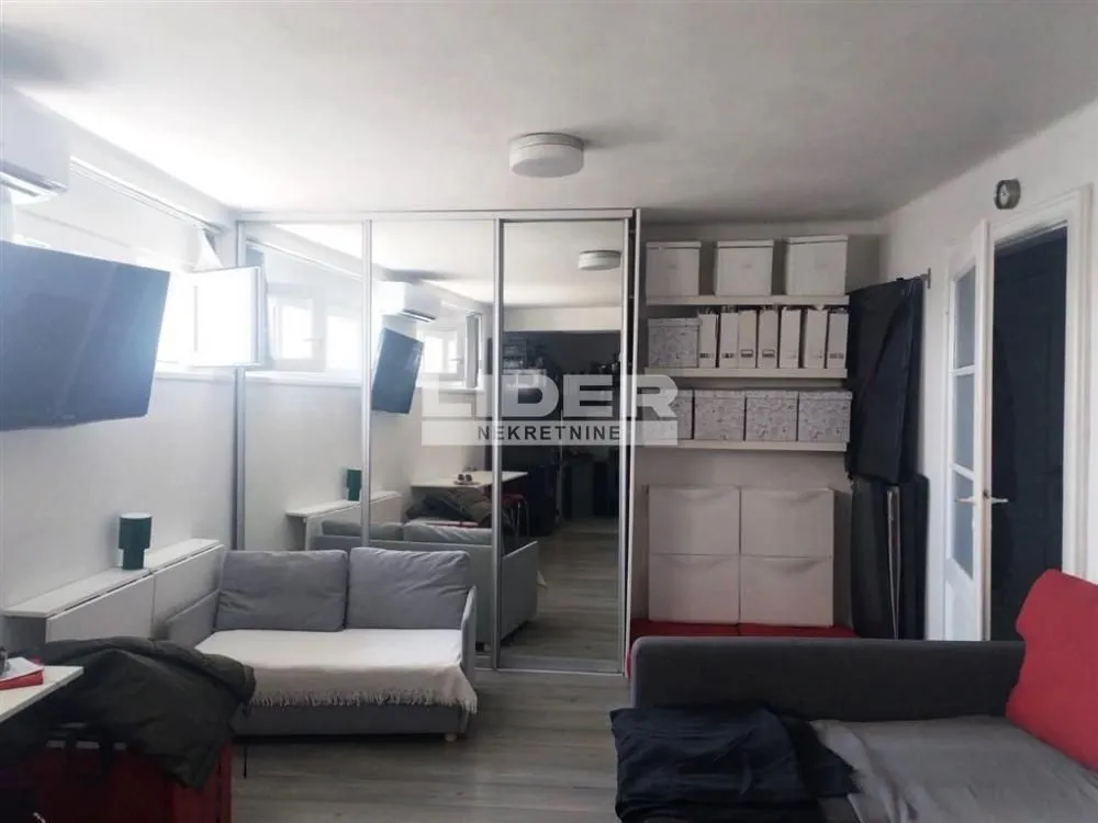 Sale, two bedroom apartment, 43m², Stari Grad, Beograd