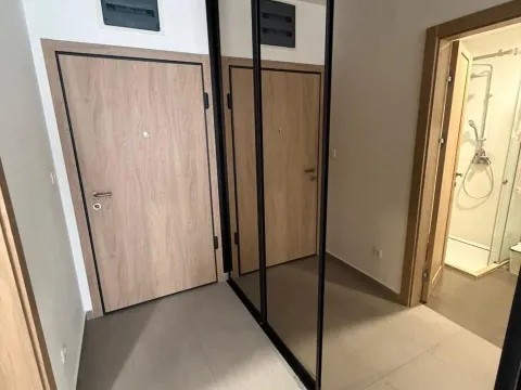 Izdavanje, garsonjera, 29m², Master Kvart, Podgorica - image 1