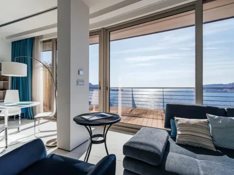 Sale, two bedroom apartment, 170m², Budva, Crna Gora - image 1