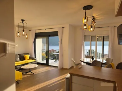 Izdavanje, dvosoban stan, 63m², Kumbor, Herceg Novi