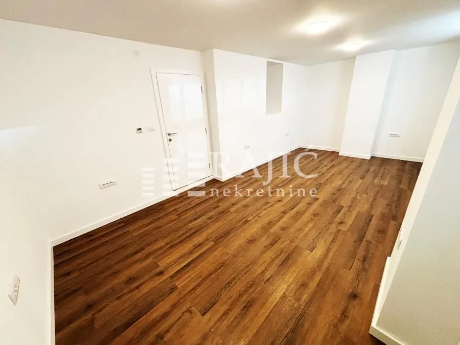 Rent, two bedroom apartment, 55m², Kosančićev Venac, Beograd