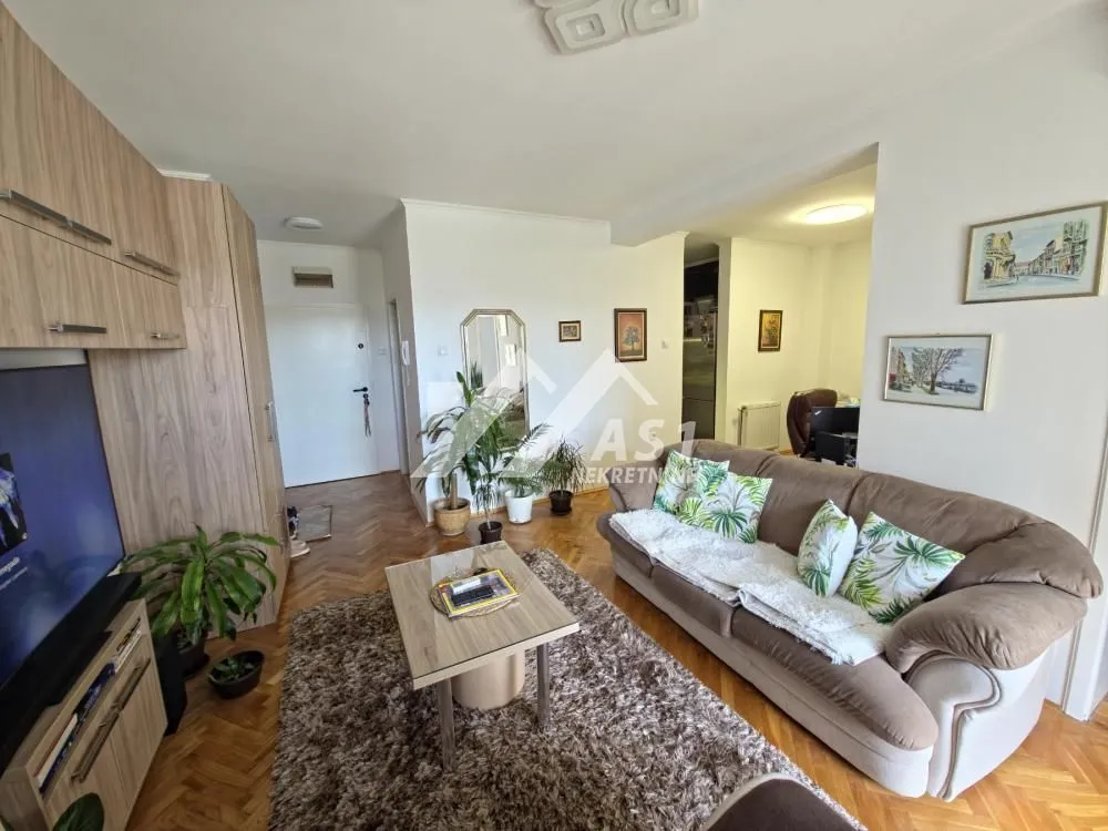 Izdavanje, dvosoban stan, 44m², Grbavica, Novi Sad Sve Podlokacije