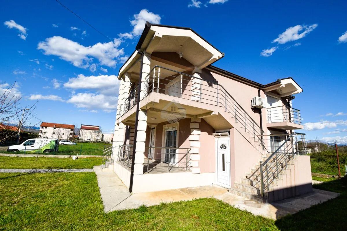 Izdavanje, trosoban stan, 108m², Donja Gorica, Podgorica