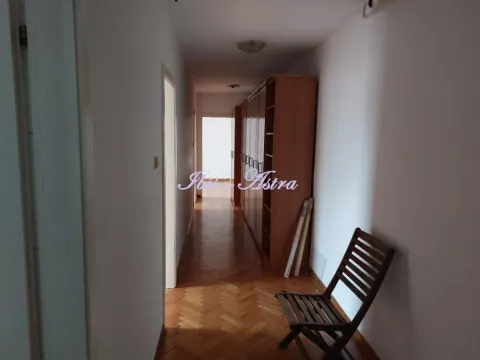 Prodaja, četvorosoban stan, 111m², Stari Grad, Beograd - image 9