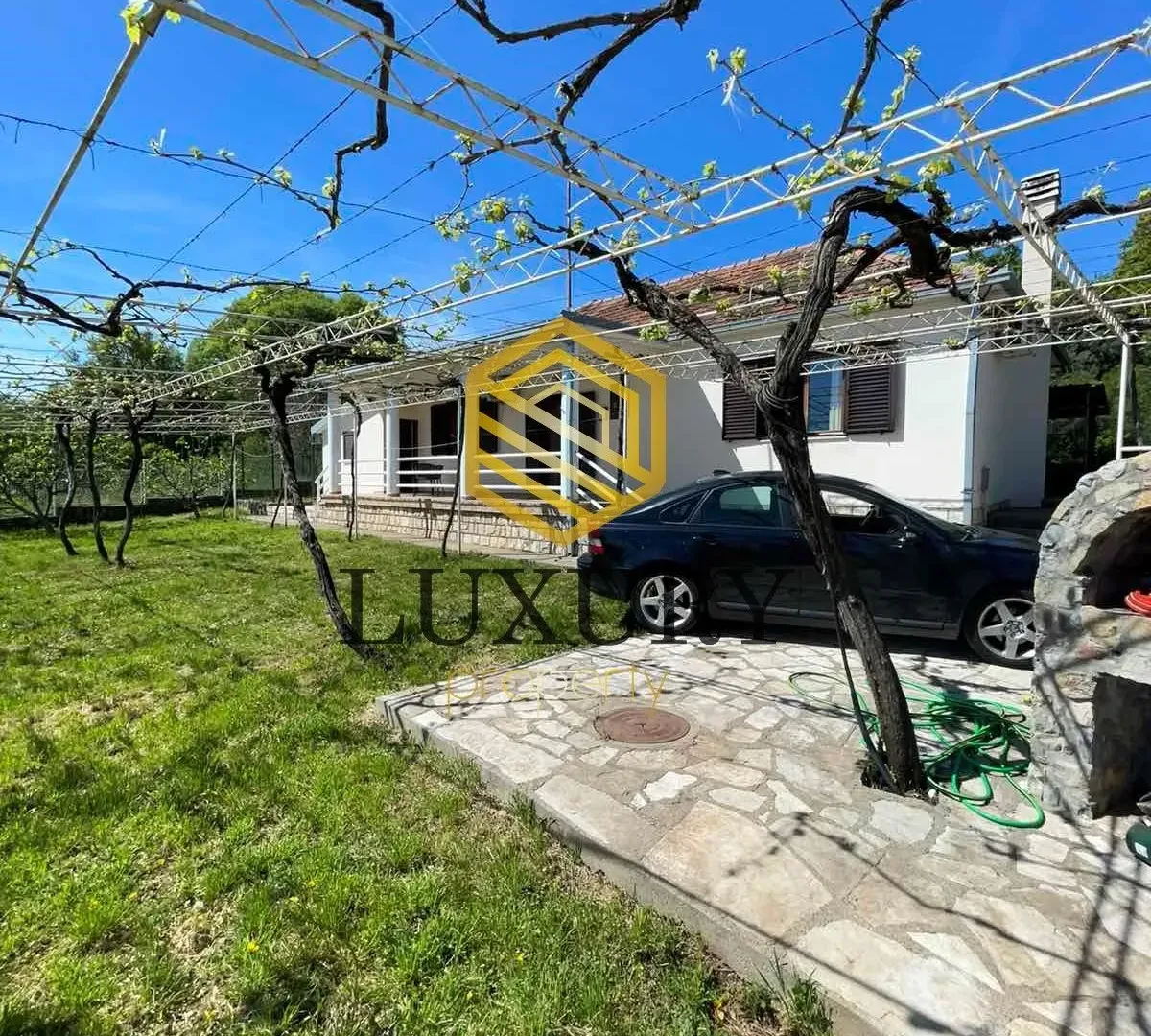 Rent, house, 100m², Tološi, Podgorica