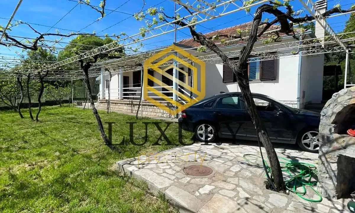 Rent, house, 100m², Tološi, Podgorica