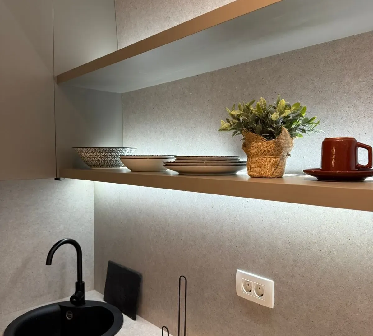 Izdavanje, jednosoban stan, 34m², Bečići, Budva