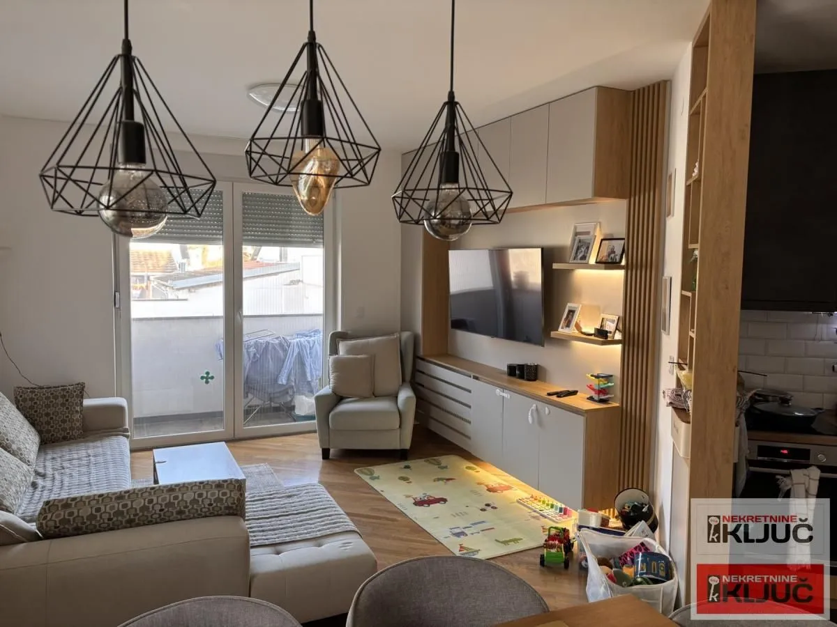 Prodaja, četvorosoban stan, 82m², Telep, Novi Sad Sve Podlokacije