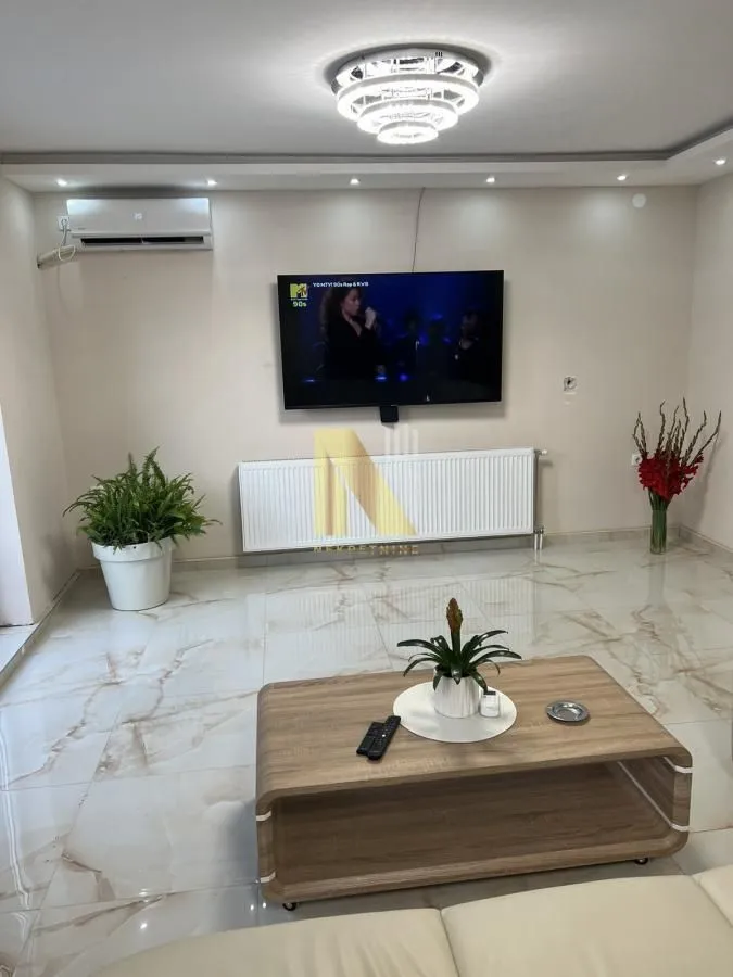 Rent, office space, 550m², Petrovaradin, Novi Sad