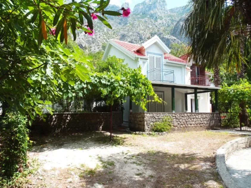 Prodaja, kuća, 78m², Donji Orahovac, Kotor