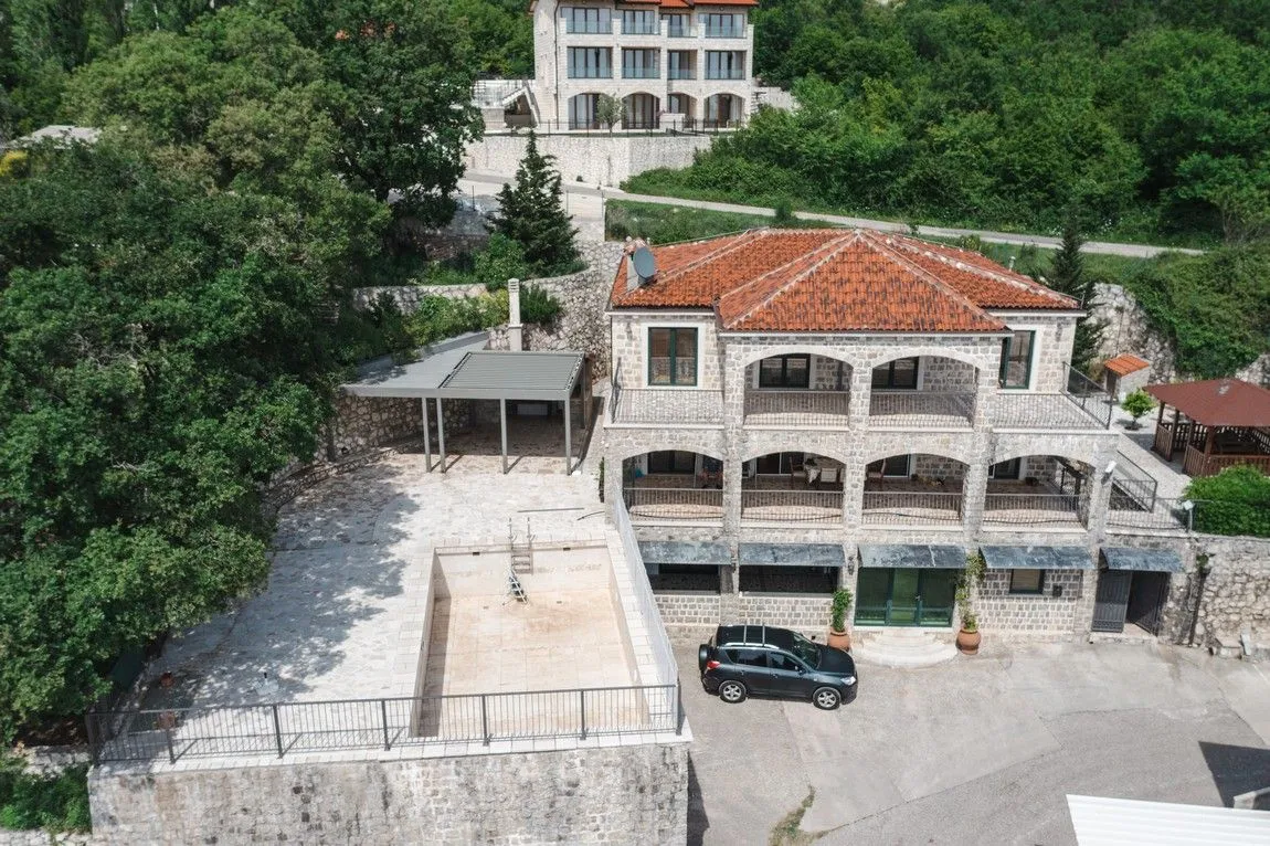 Sale, house, 458m², Kuljače, Budva