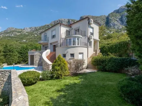 Prodaja, kuća, 414m², Reževići, Budva - image 1