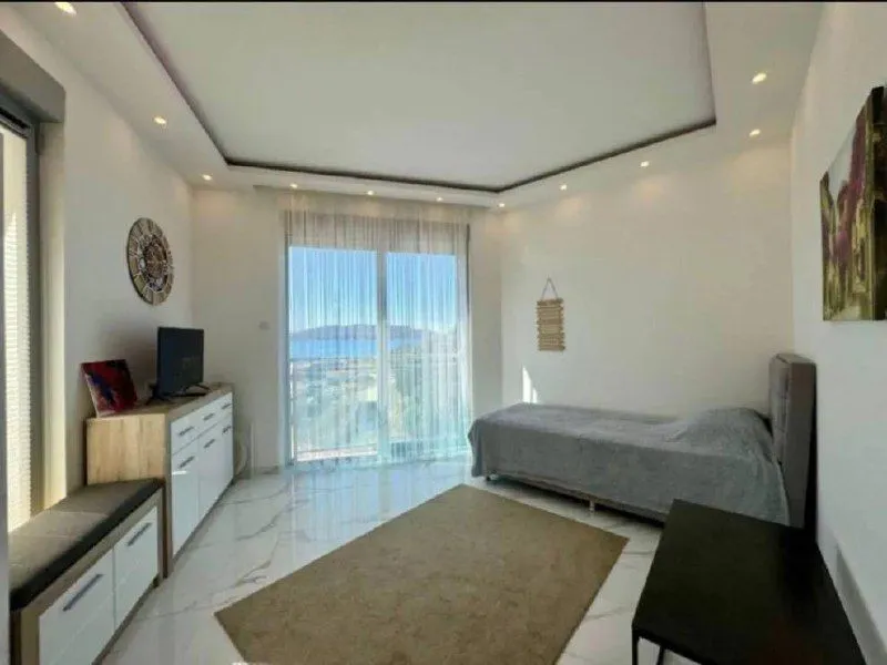 Izdavanje, dvosoban stan, 95m², Bečići, Budva