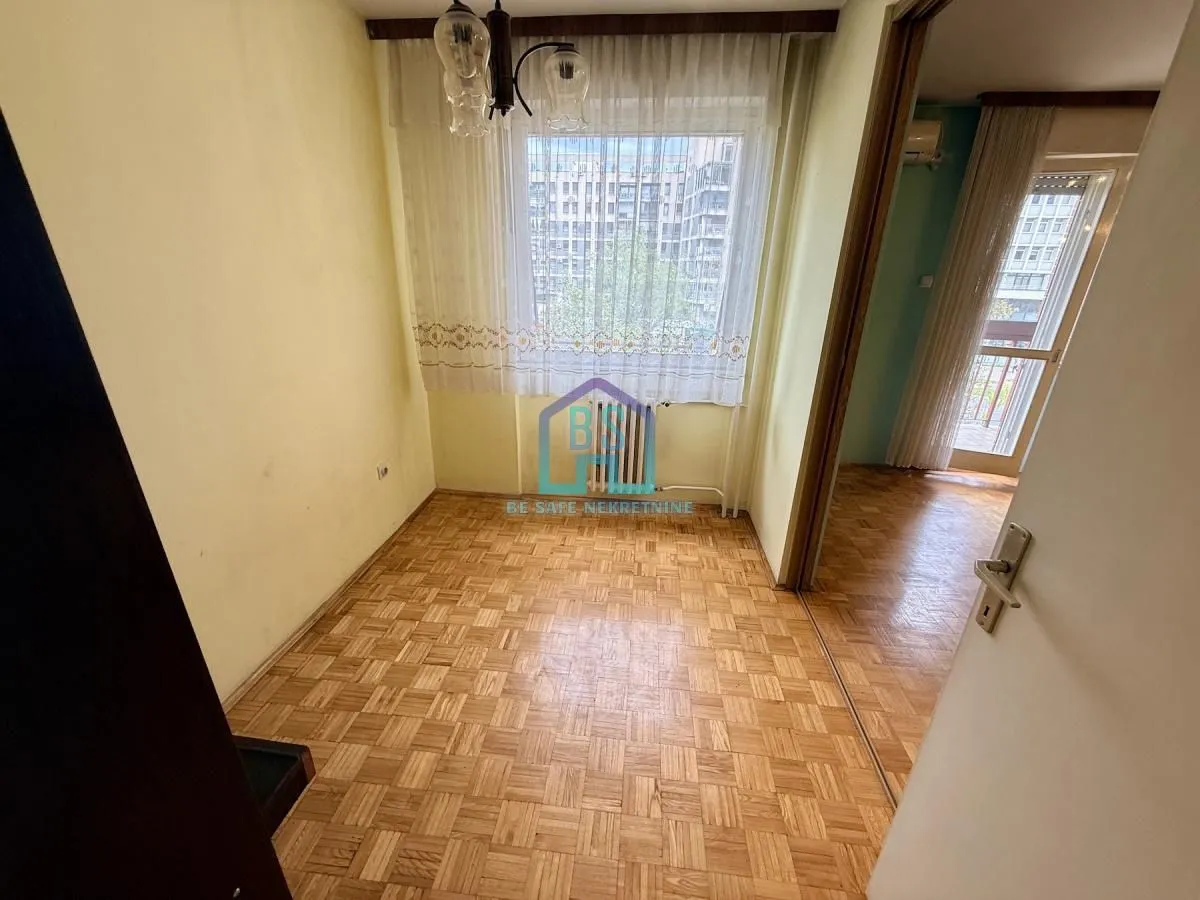 Prodaja, trosoban stan, 74m², Bulevar Oslobodjenja, Novi Sad Sve Podlokacije