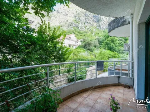 Sale, three bedroom apartment, 130m², Risan, Kotor - image 26