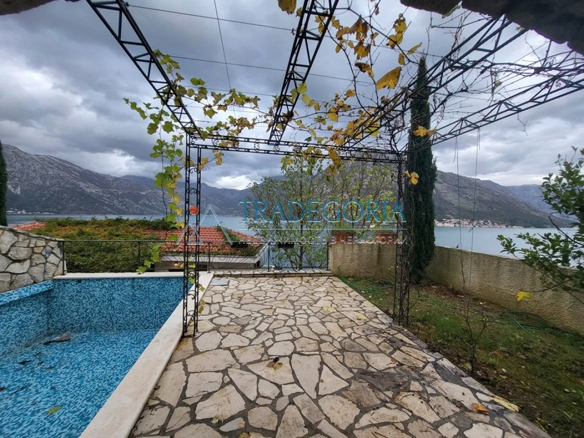 Prodaja, trosoban stan, 126m², Koštanjica, Bar