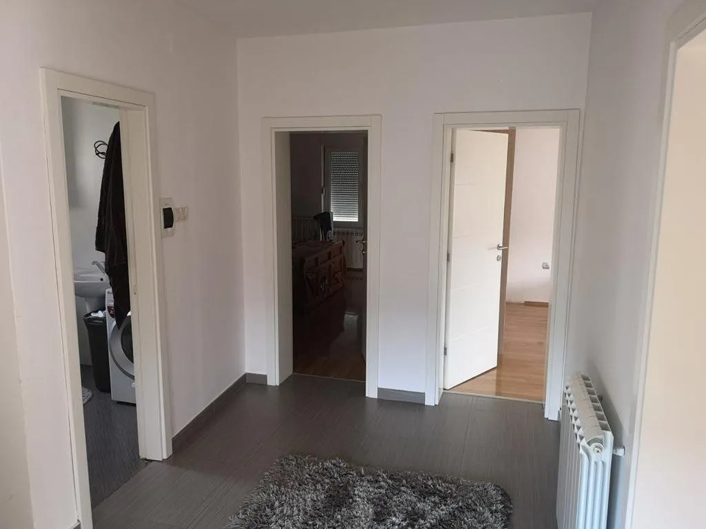 Izdavanje, stan, 350m², Vranići, Podgorica