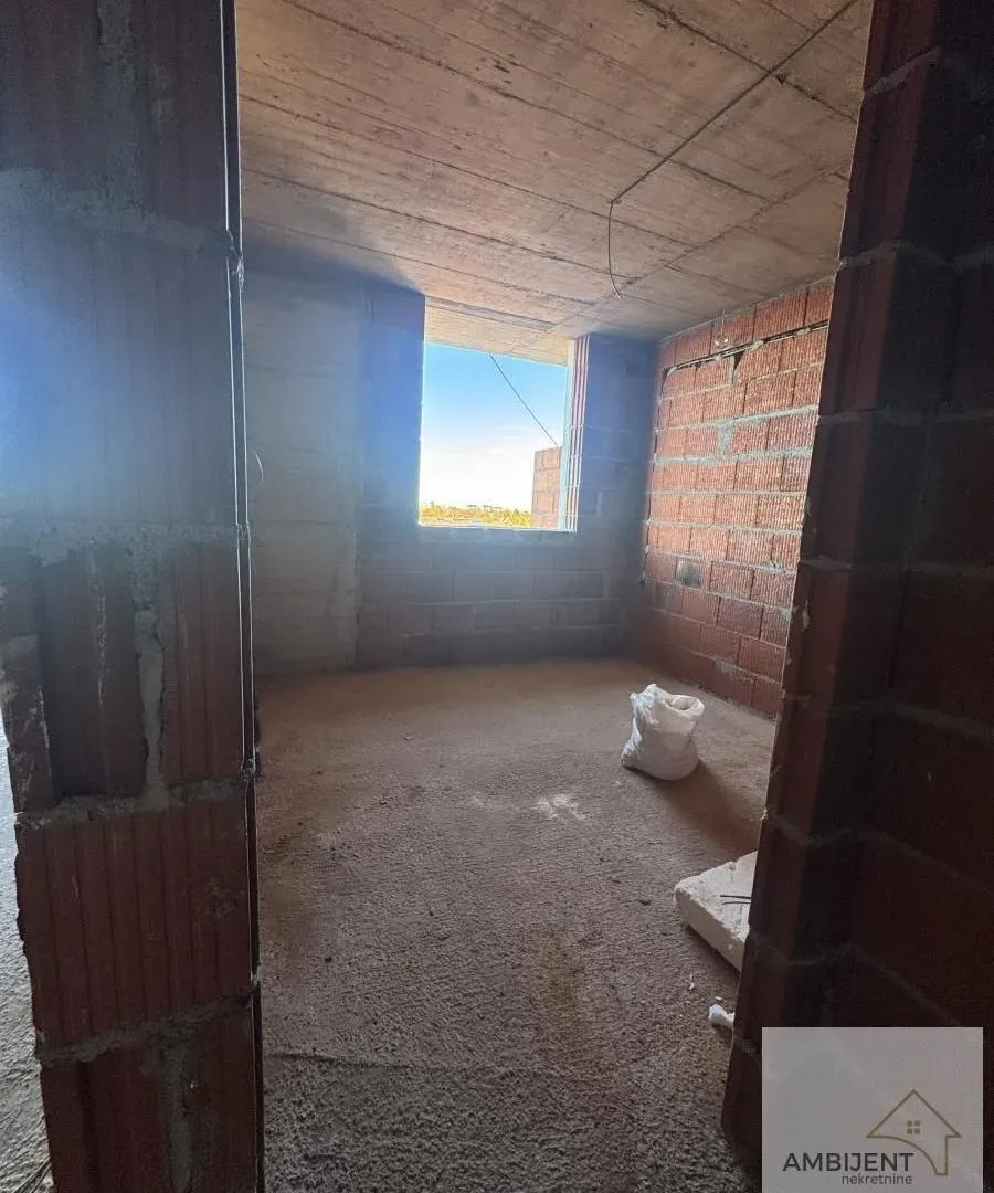 Prodaja, trosoban stan, 62m², Novi Banovci, Stara Pazova
