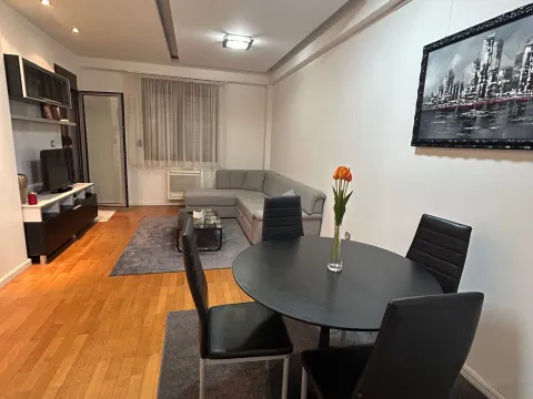 Prodaja, stan, 51m², Stari Aerodrom, Podgorica - image 5