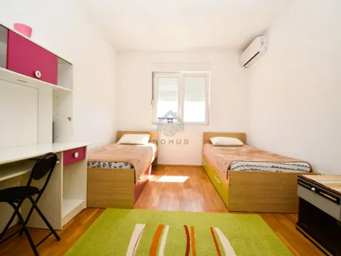 Izdavanje, dvosoban stan, 70m², Stari Aerodrom, Podgorica - image 7